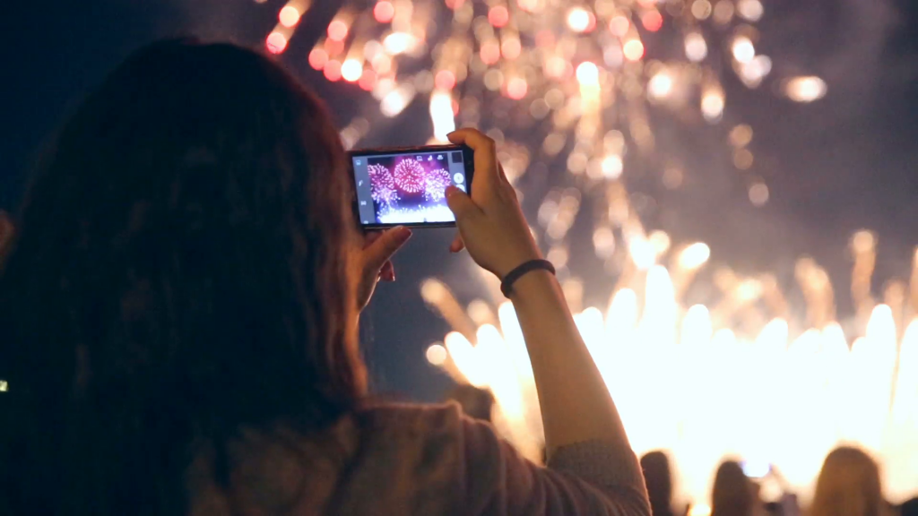 Tips for Perfect Firework Smartphone Photos